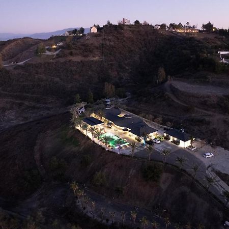Iron Mansion Private Resort-Event Space 12000 Ft! เทเมคิวลา ภายนอก รูปภาพ