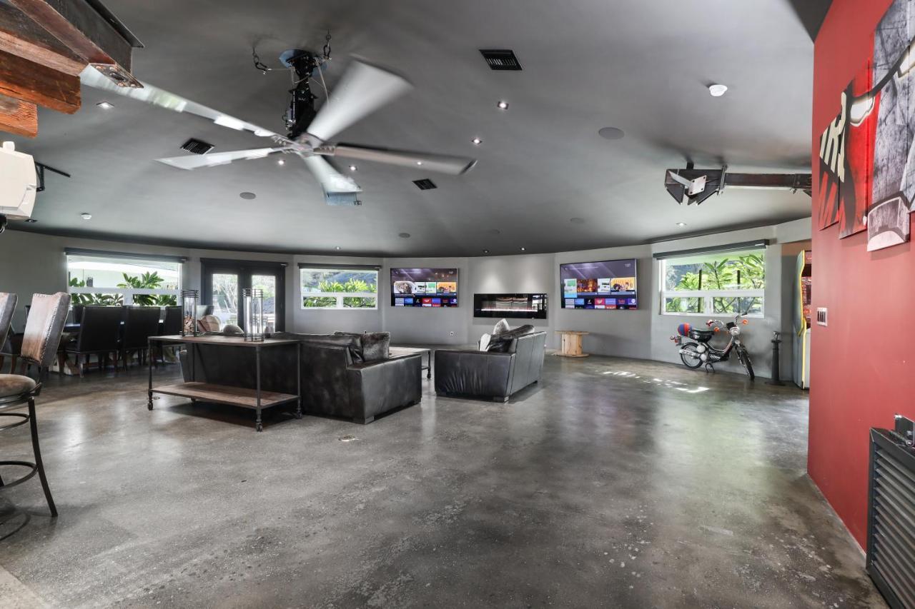 Iron Mansion Private Resort-Event Space 12000 Ft! เทเมคิวลา ภายนอก รูปภาพ