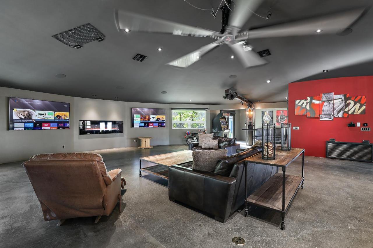 Iron Mansion Private Resort-Event Space 12000 Ft! เทเมคิวลา ภายนอก รูปภาพ